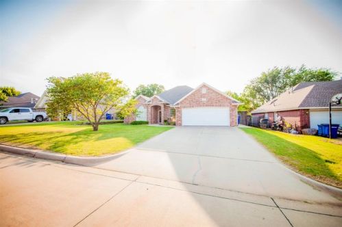 806 Stoneybrook St, Stillwater, OK 74074-1222