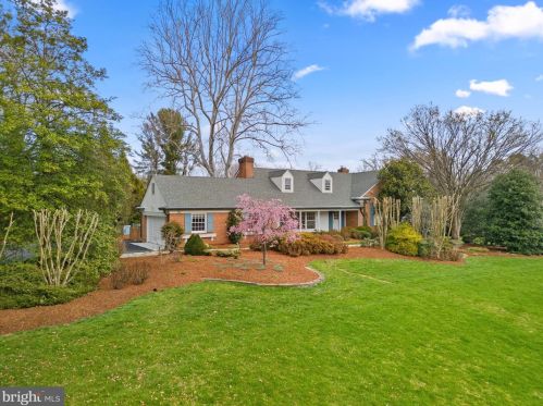 1000 Ashland Dr, Ashton, MD 20861-9718