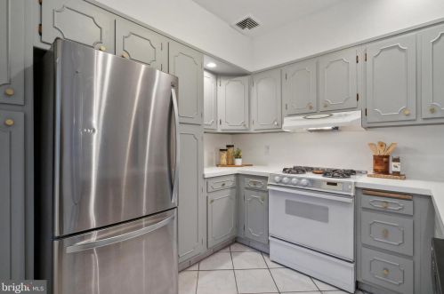 426 Durham St, Philadelphia PA  19119-1222 exterior