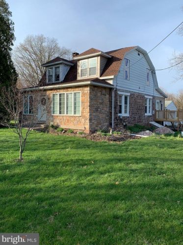 235 Copenhaffer Rd, York, PA 17404-9636