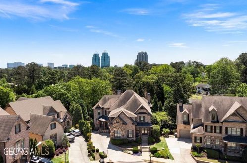 555 Glenmanor Ct, Atlanta GA  30328-4270 exterior