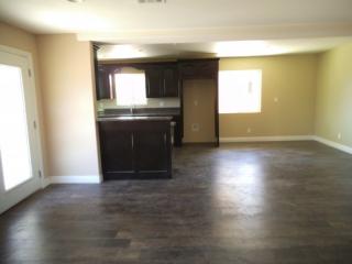 822 75th St, Los Angeles, CA 90001-2318
