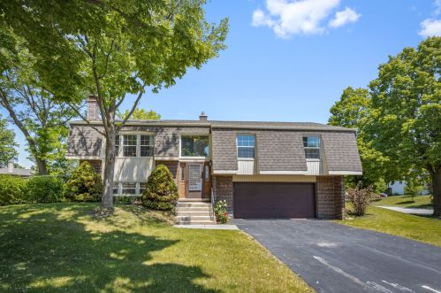 712 Linden Ct, Itasca, IL 60143-1433