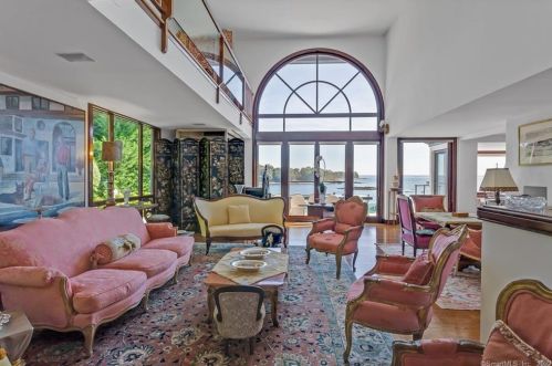 49 Byram Shore Rd, Greenwich CT  06830-6906 exterior