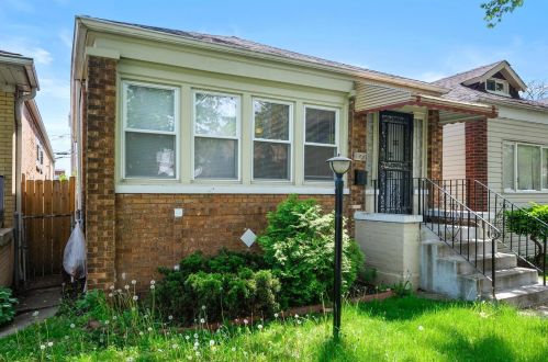 8547 Wallace St, Chicago, IL 60620-2049