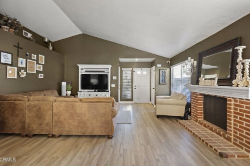 3072 Lamplighter St, Simi Valley CA  93065-5287 exterior