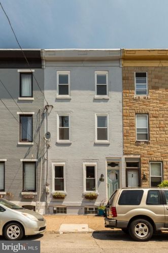 2231 Bainbridge St, Philadelphia, PA 19146-1130