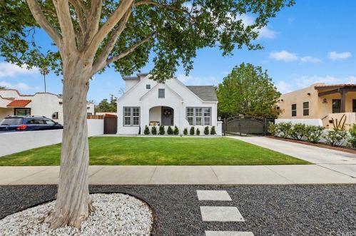 4427 Elmwood Ct, Riverside, CA 92506-1170