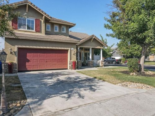 1095 Rosenthal Dr, Turlock, CA 95382-7231