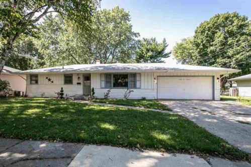 2419 Skokie Dr, Rockford, IL 61108-7938
