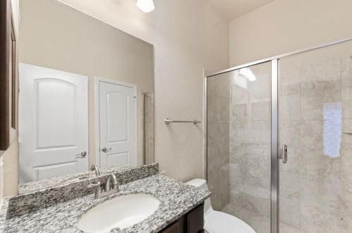 6226 Milam Branch Ln, Richmond TX 77471-6654 exterior