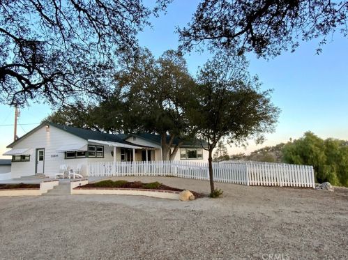 550 Villa Lots Rd, Lake Nacimiento, CA 93446-5305