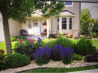 1684 Spinaker Dr, Saint Paul, MN 55125-4856