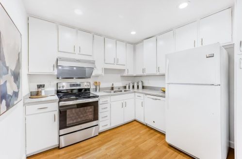 2211 Latham St, Mountain View, CA 94040-1677
