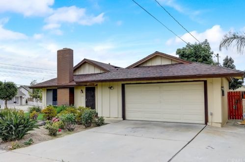 102 Mayfair St, Oceanside, CA 92058-1448