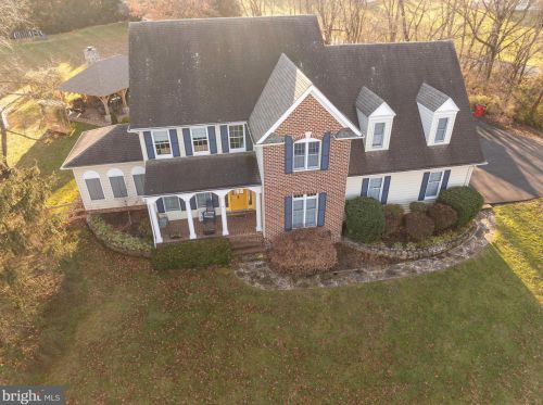 874 Pheasant Hill Rd, Summit Point WV  25446-3634 exterior