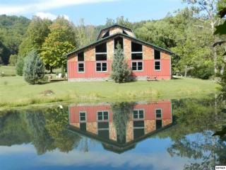 3103 Headrick Dr, Pigeon Forge, TN 37862-8147