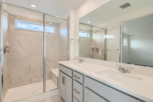 23949 34th Ave, Denver CO  80019-5918 exterior