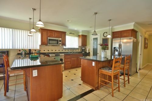 6465 Buckthorn Ave, Rancho Cucamonga, CA 91701-4005