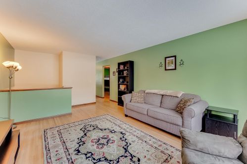 4012 Cinnabar Dr, Saint Paul MN  55122-2943 exterior