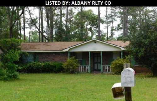 911 Parrish Ln, Albany, GA 31705-9317