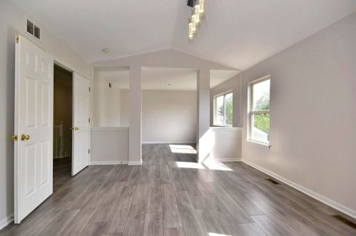364 Messenger Cir, North Aurora IL  60542-1805 exterior