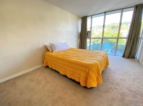 1687 Pensacola St, Honolulu HI  96822-2614 exterior