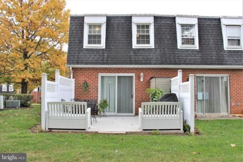 713 Hardwick Pl, York, PA 17404-1963