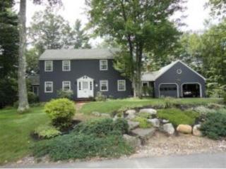 486 Woodlawn Ridge Rd, Allenstown, NH 03275-3135