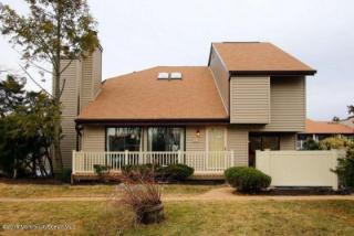 81 Cotswold Cir, Tinton Falls, NJ 07712-2648