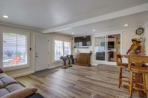 305 Kenmore St, Anaheim CA  92804-2114 exterior