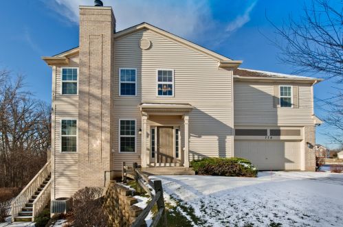 778 Oak Hollow Rd, Bull Valley, IL 60014-6241
