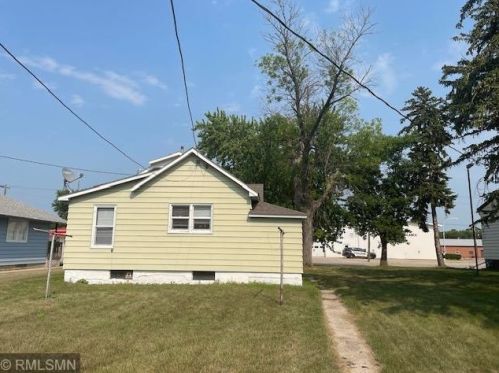 131 Munsterman St, Appleton, MN 56208-1201