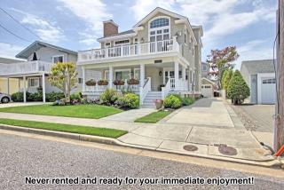 26 25th St, Avalon, NJ 08202-2045