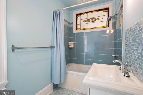 758 10th St, Philadelphia PA 19123-1966 exterior