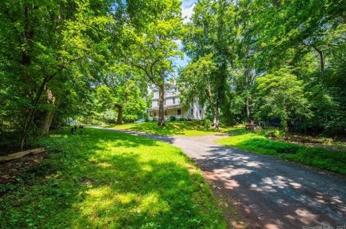 790 Old Durham Rd, Wallingford, CT 06492-3823