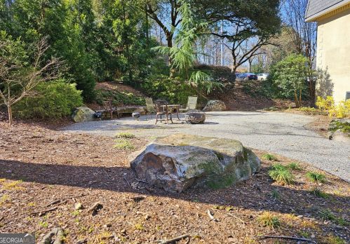 83 Montre Sq, Atlanta GA  30327-4046 exterior