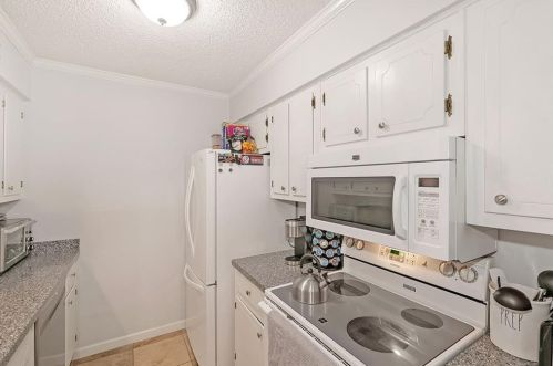 161 Lablanc Way, Atlanta GA  30327-1082 exterior