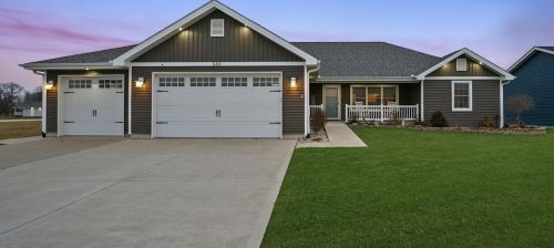500 Emma Dr, Manteno, IL 60950-9009