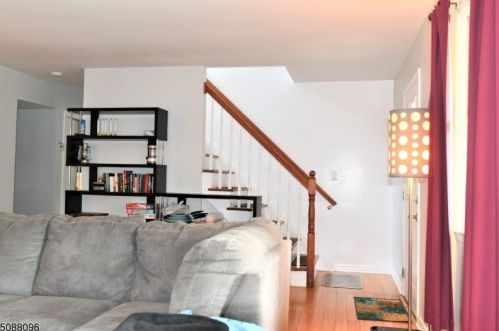 29 Bolton Rd, Roxbury Township, NJ 07836-9520