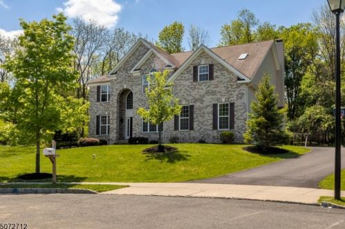 6 Augie Pl, Mount Olive, NJ 07828-3018