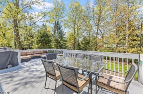 1 Village Ct, Dover NJ  07869-3497 exterior