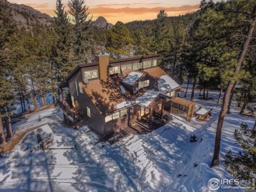 21 Meadow Lake Dr, Lyons, CO 80540-8034