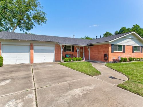 5621 Wedgworth Rd, Fort Worth TX  76133-2806 exterior