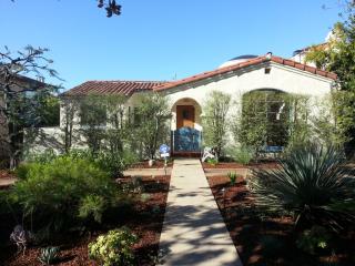 348 11th St, Santa Monica CA  90402-2022 exterior