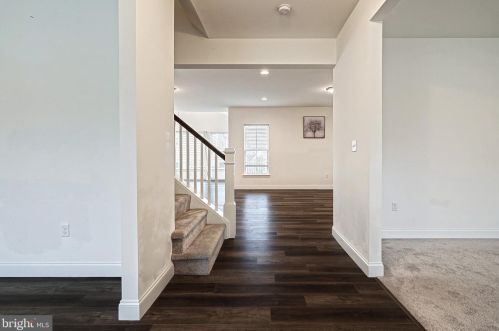 1009 Glen View Dr, York PA  17403-9680 exterior