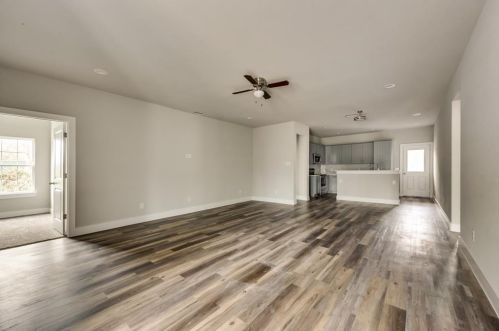 2615 Dorris St, Dallas, TX 75215-5217
