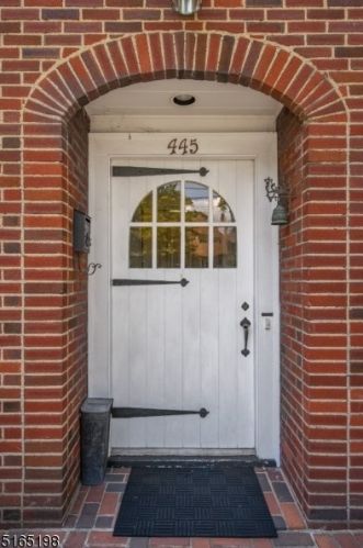 445 Walton Rd, Maplewood, NJ 07040-1119