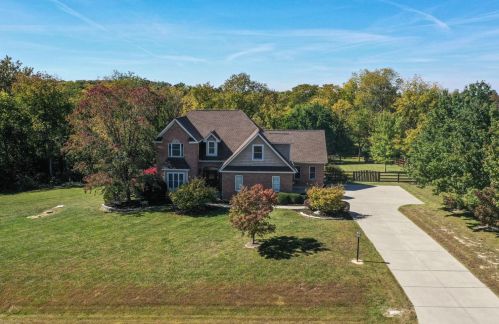 6831 Quarterhorse Dr, Springboro, OH 45066-7786