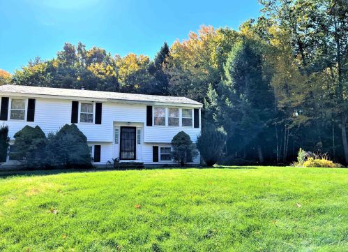 412 Whittier Dr, Fremont, NH 03044-3332